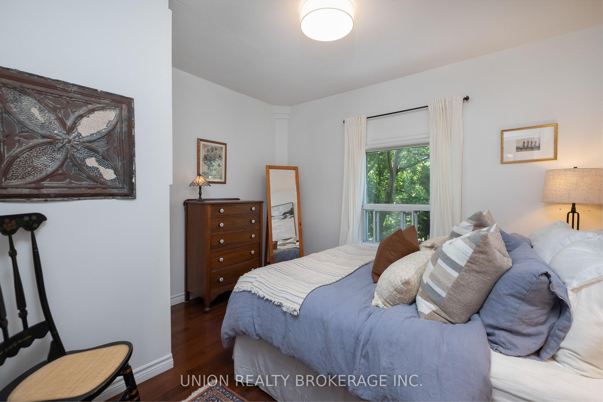 Photo 17 of 11 Battenberg Avenue, Toronto, Woodbine Corridor — HOMEH