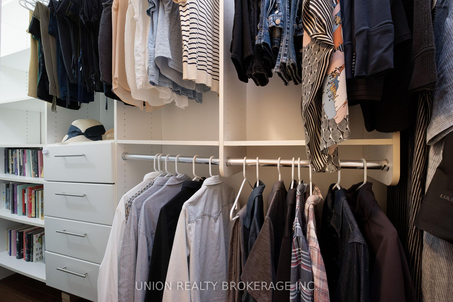 Photo 24 of 11 Battenberg Avenue, Toronto, Woodbine Corridor — HOMEH