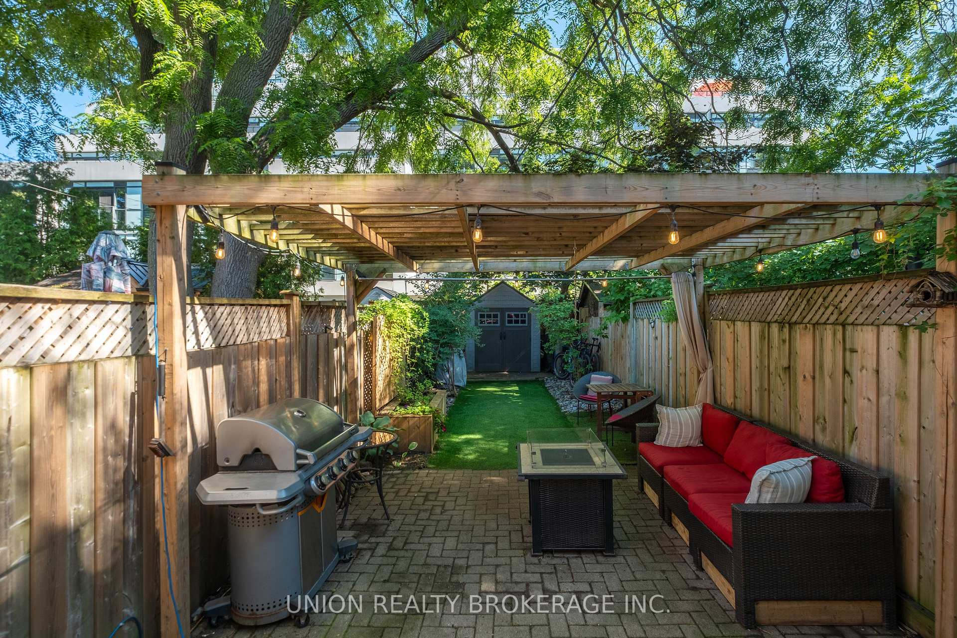 Photo 32 of 11 Battenberg Avenue, Toronto, Woodbine Corridor — HOMEH