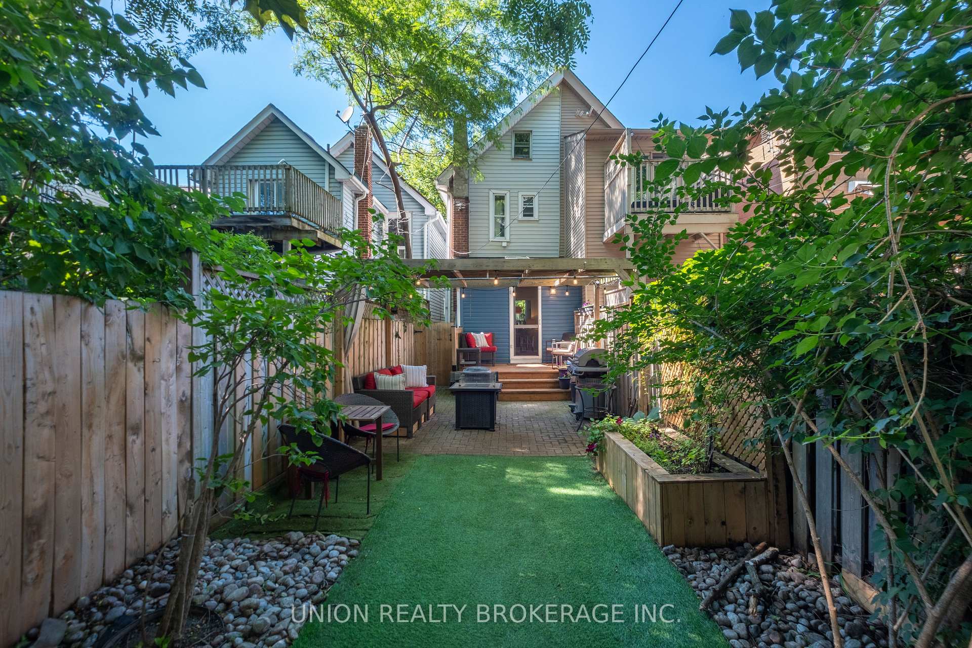 Photo 34 of 11 Battenberg Avenue, Toronto, Woodbine Corridor — HOMEH