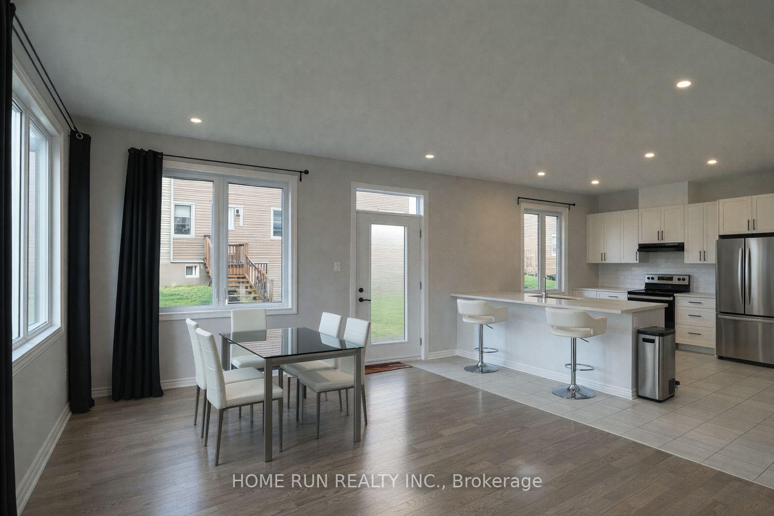 Photo 3 of 241 Surface Lane, Ottawa, Barrhaven - Half Moon Bay — HOMEH