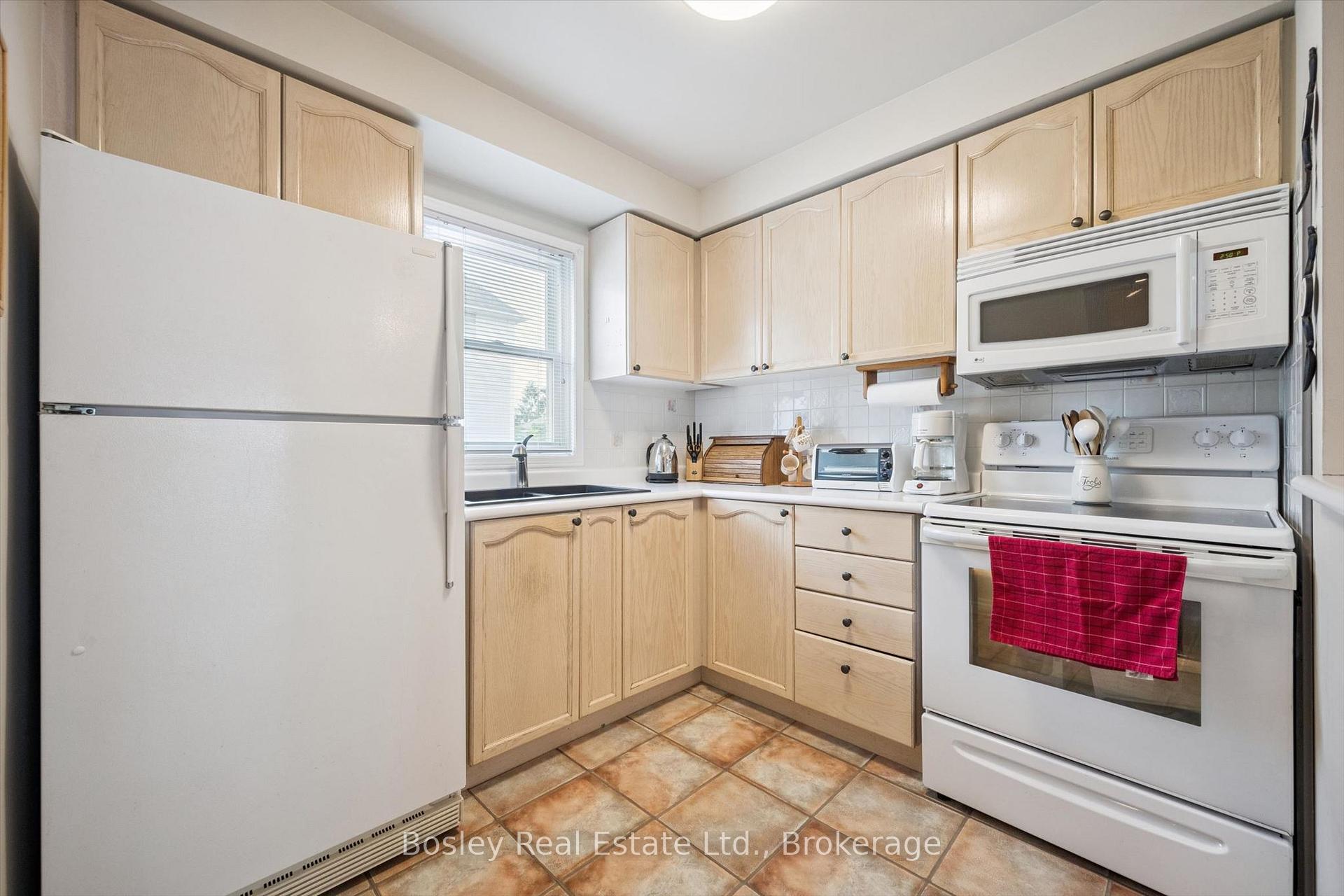 Photo 10 of Unit 21, 459 Beechwood Place, Waterloo, Westvale — HOMEH
