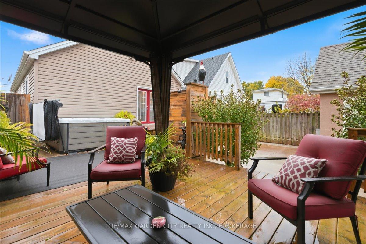 Photo 3 of 5294 Slater Avenue, Niagara Falls, Cherrywood — HOMEH