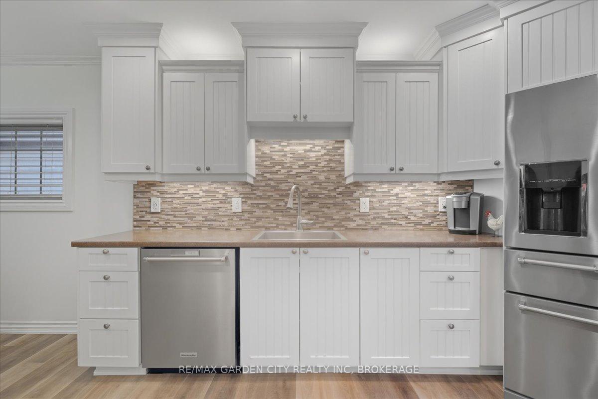 Photo 9 of 5294 Slater Avenue, Niagara Falls, Cherrywood — HOMEH