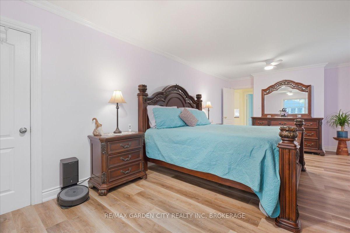 Photo 10 of 5294 Slater Avenue, Niagara Falls, Cherrywood — HOMEH