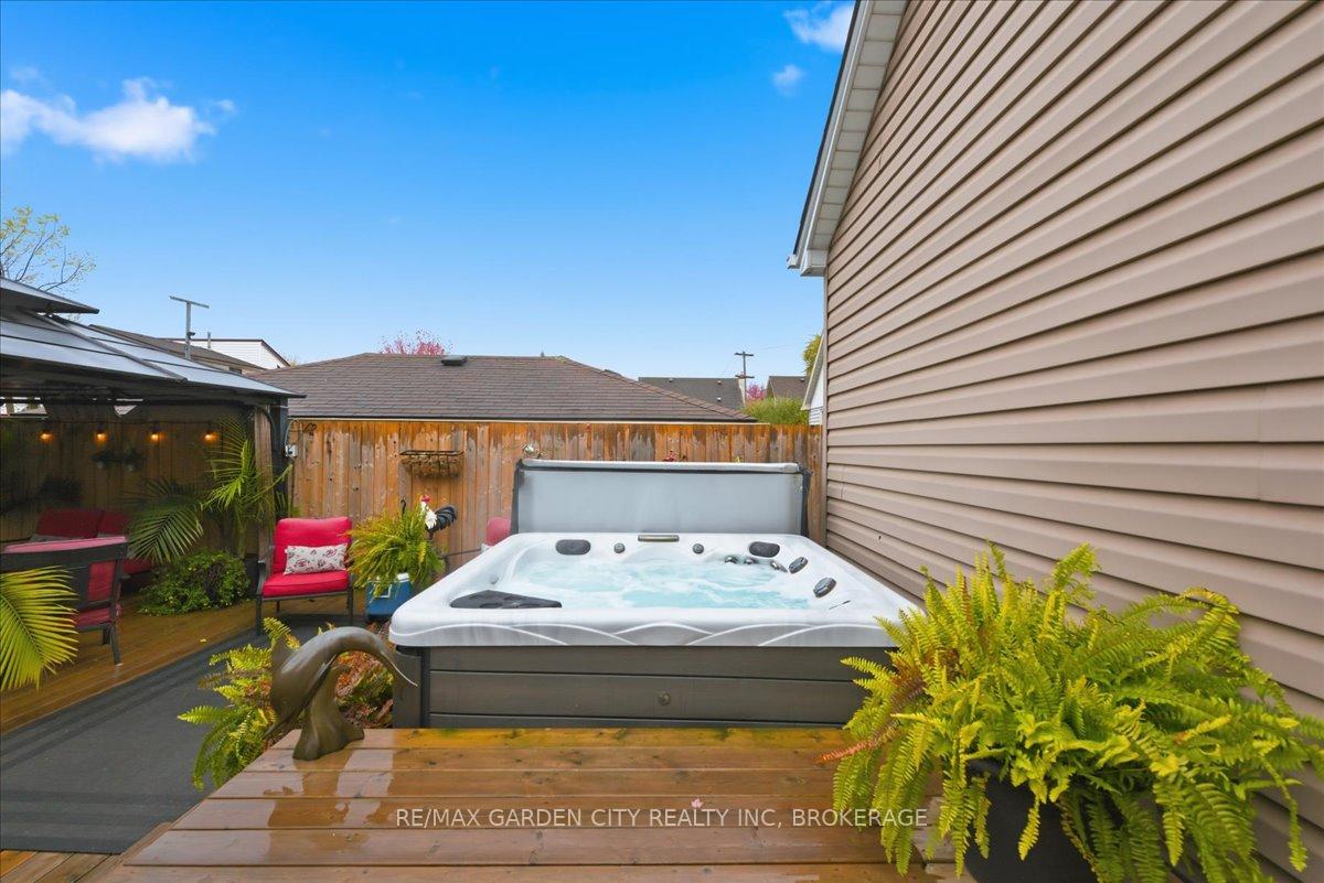 Photo 15 of 5294 Slater Avenue, Niagara Falls, Cherrywood — HOMEH