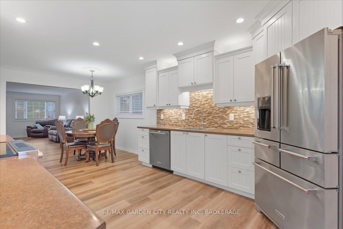Photo 23 of 5294 Slater Avenue, Niagara Falls, Cherrywood — HOMEH