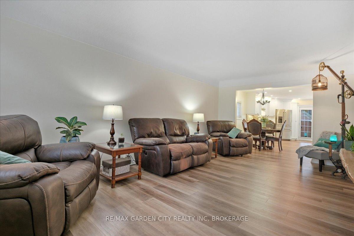 Photo 24 of 5294 Slater Avenue, Niagara Falls, Cherrywood — HOMEH
