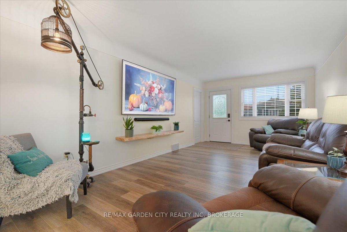 Photo 32 of 5294 Slater Avenue, Niagara Falls, Cherrywood — HOMEH
