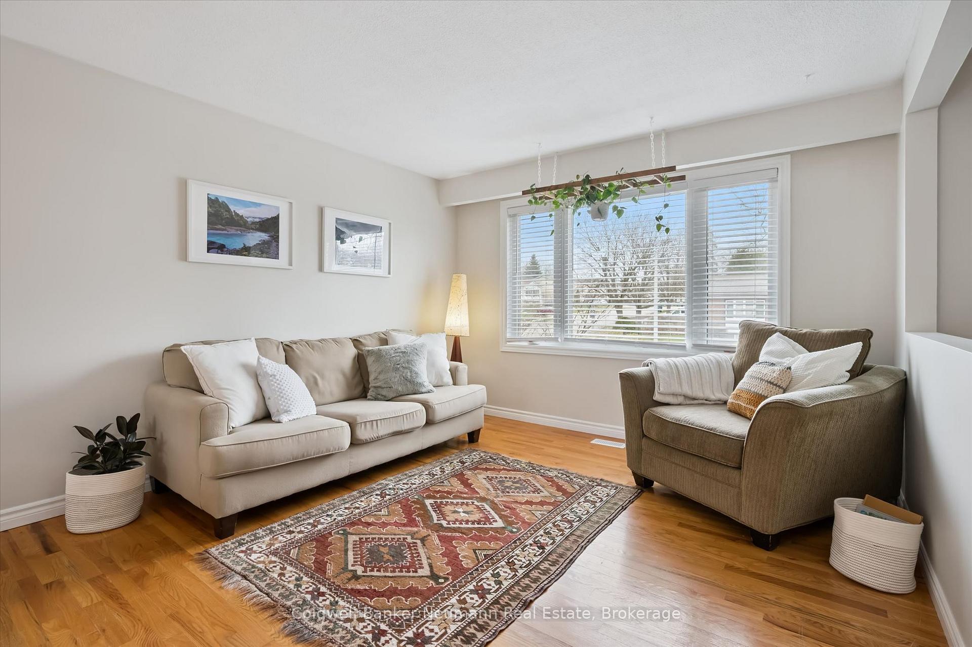 Photo 6 of 18 Gateway Drive, Guelph, Willow West/Sugarbush/West Acres — HOMEH