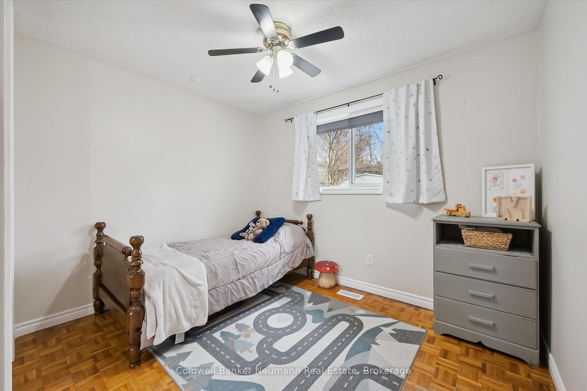 Photo 12 of 18 Gateway Drive, Guelph, Willow West/Sugarbush/West Acres — HOMEH