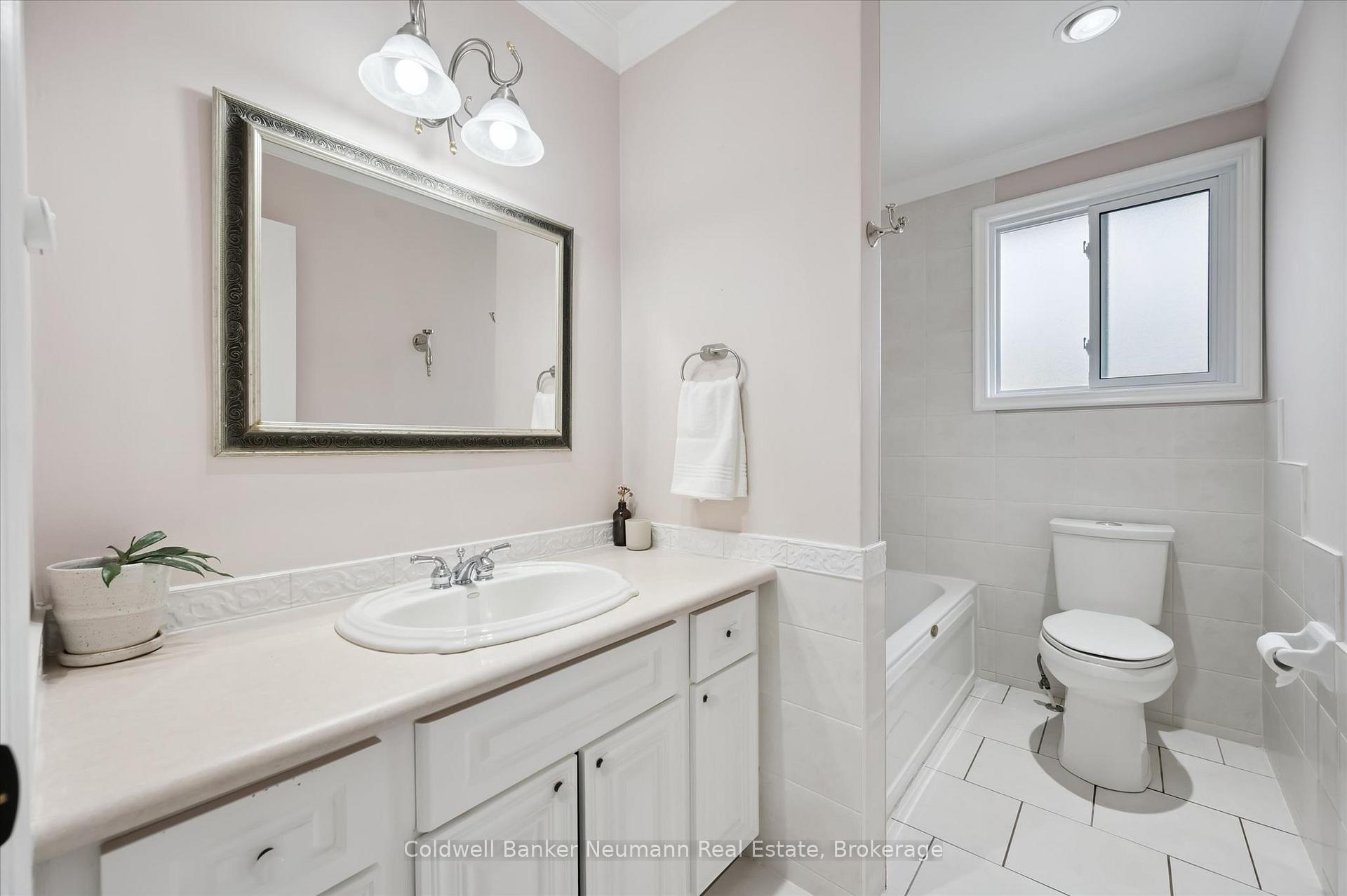 Photo 15 of 18 Gateway Drive, Guelph, Willow West/Sugarbush/West Acres — HOMEH