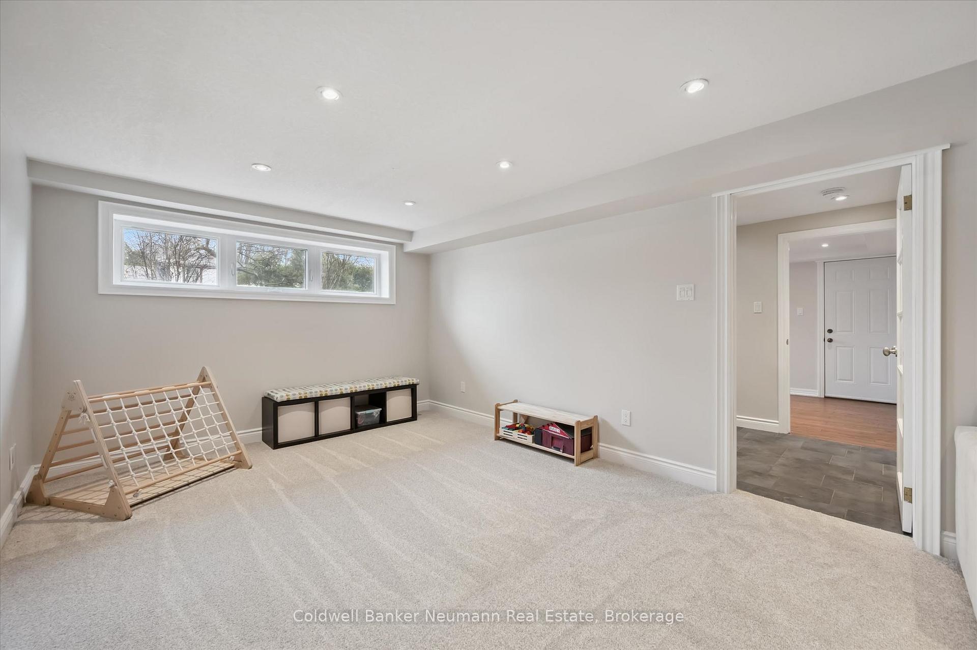 Photo 18 of 18 Gateway Drive, Guelph, Willow West/Sugarbush/West Acres — HOMEH