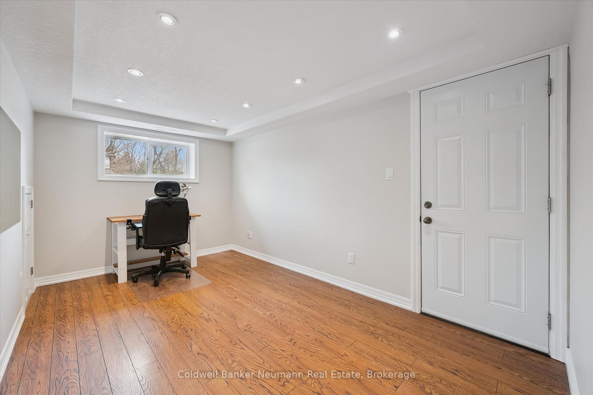 Photo 19 of 18 Gateway Drive, Guelph, Willow West/Sugarbush/West Acres — HOMEH