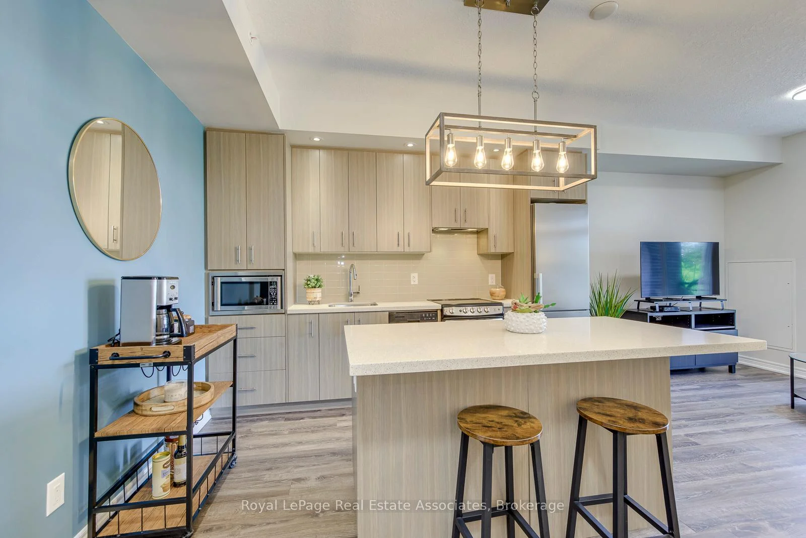 Photo 14 of Unit 324, 457 Plains Road E, Burlington, LaSalle — HOMEH