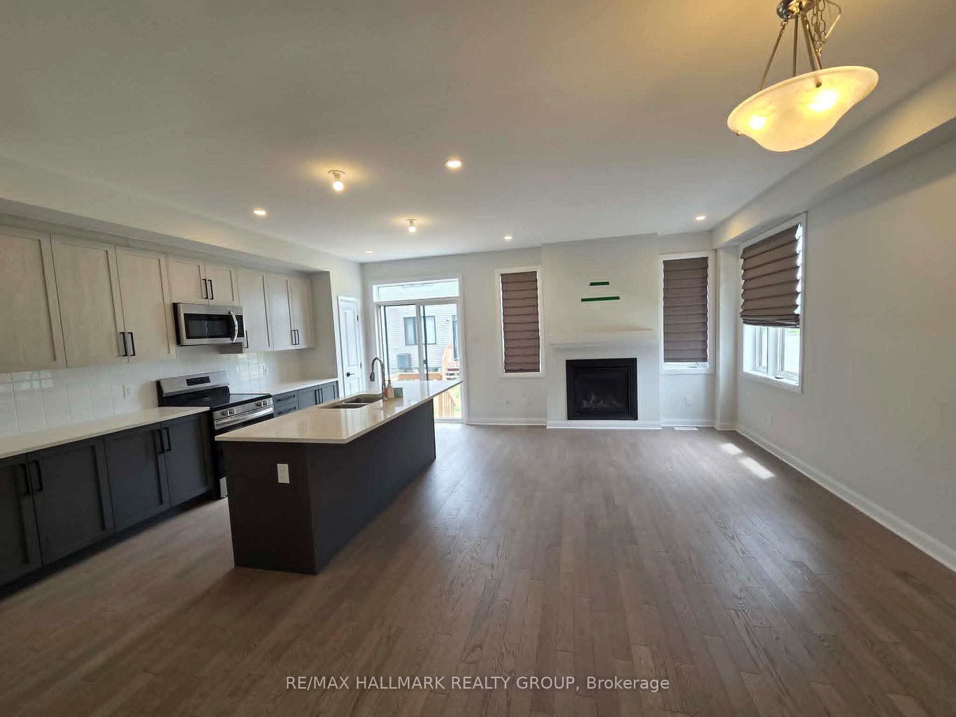Photo 4 of 177 Invention Boulevard, Ottawa, Kanata - Morgan's Grant/South March — HOMEH