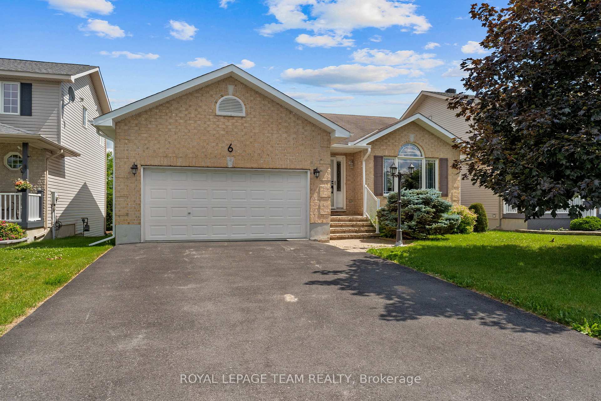 Photo 3 of 6 Stonehaven Way, Arnprior, Arnprior — HOMEH