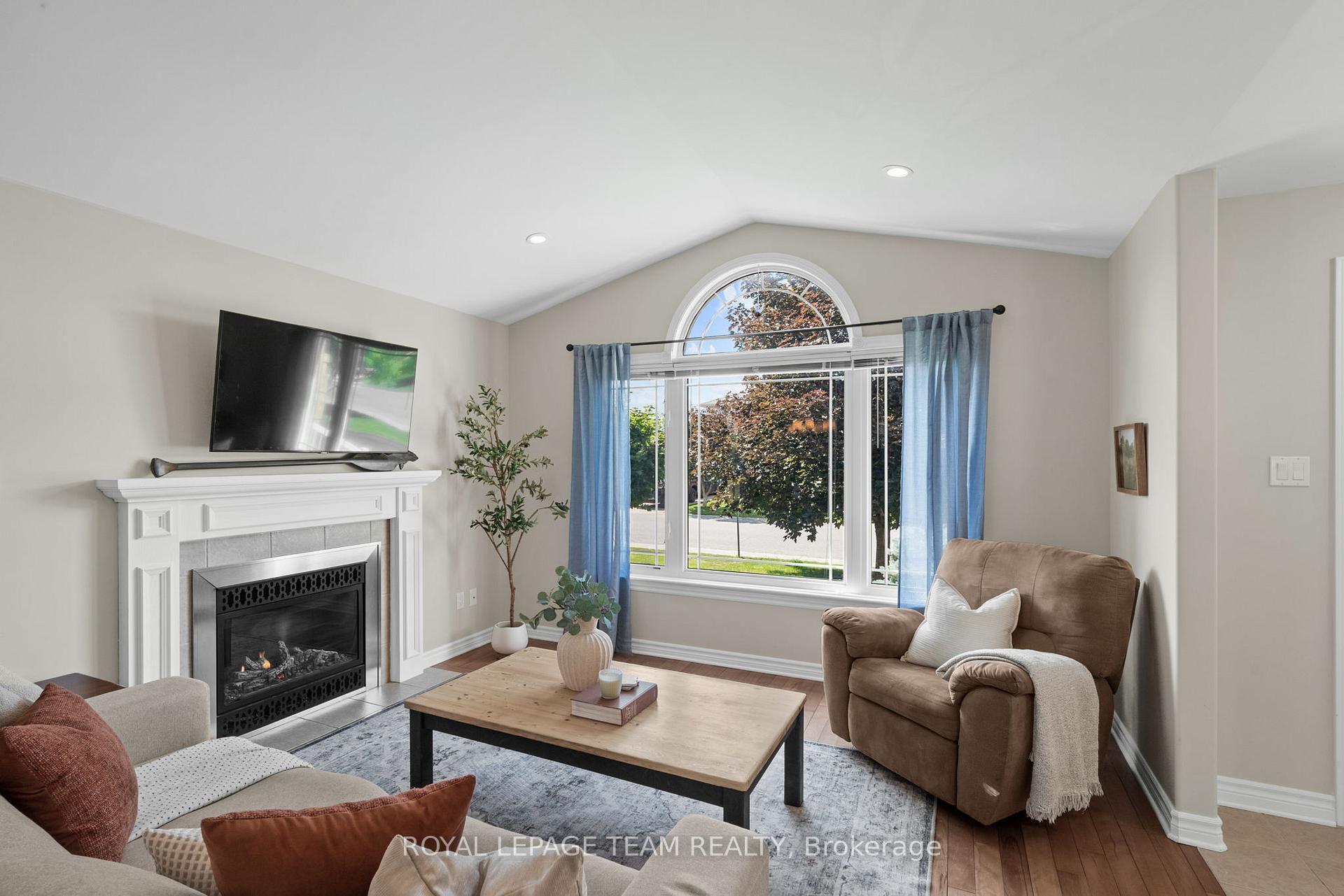 Photo 11 of 6 Stonehaven Way, Arnprior, Arnprior — HOMEH