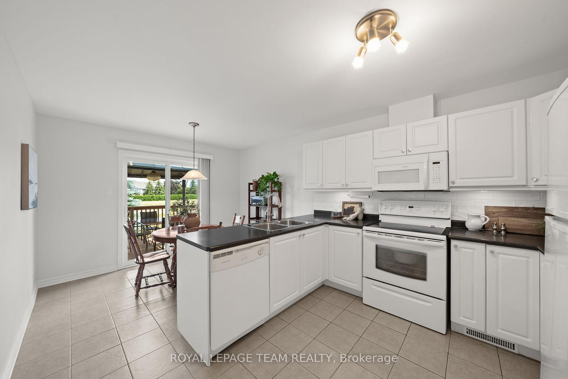 Photo 16 of 6 Stonehaven Way, Arnprior, Arnprior — HOMEH