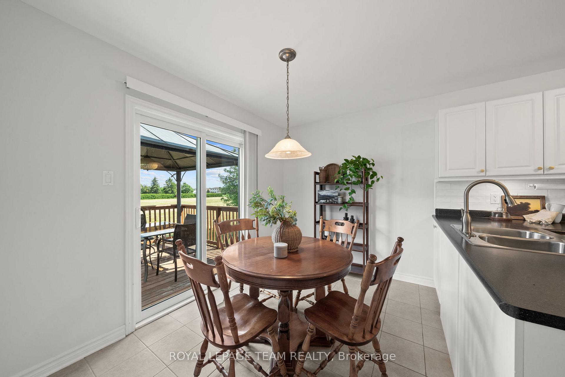 Photo 20 of 6 Stonehaven Way, Arnprior, Arnprior — HOMEH