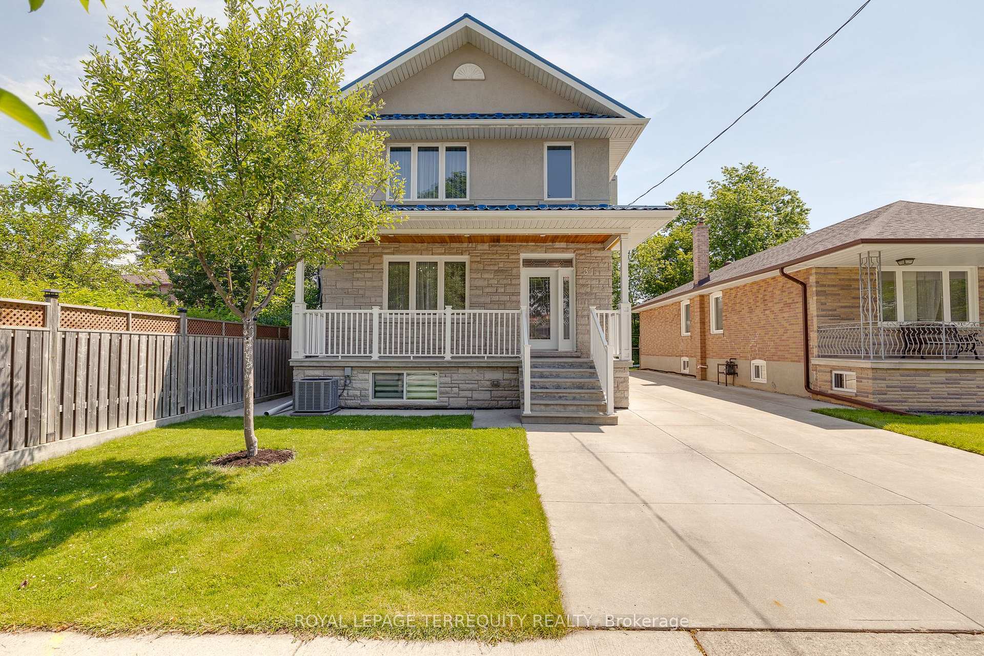 Photo 1 of 3 Gair Drive, Etobicoke, Alderwood — HOMEH