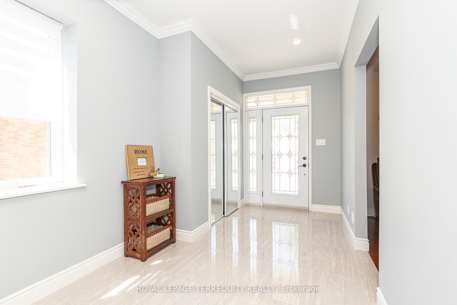 Photo 4 of 3 Gair Drive, Etobicoke, Alderwood — HOMEH