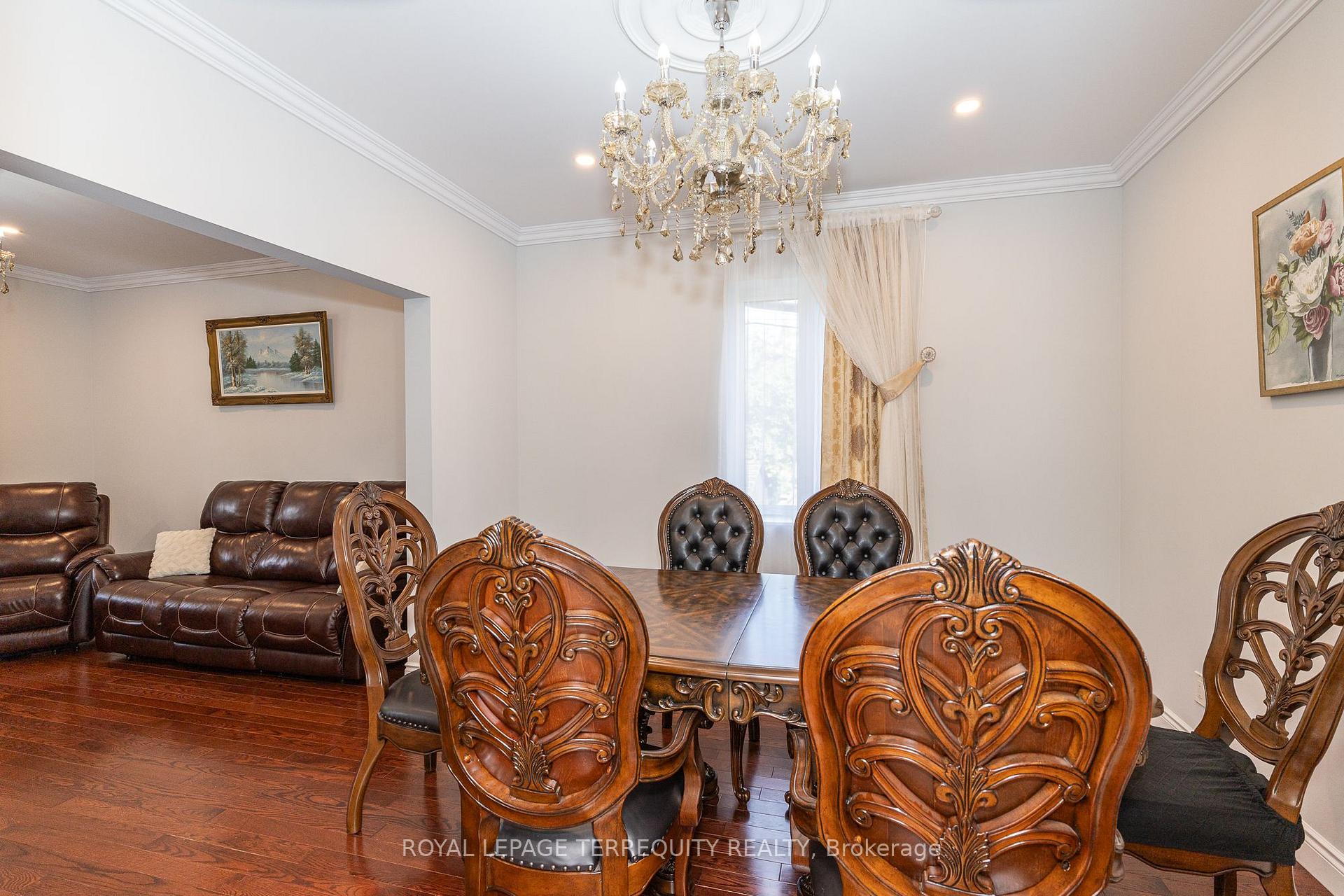 Photo 10 of 3 Gair Drive, Etobicoke, Alderwood — HOMEH