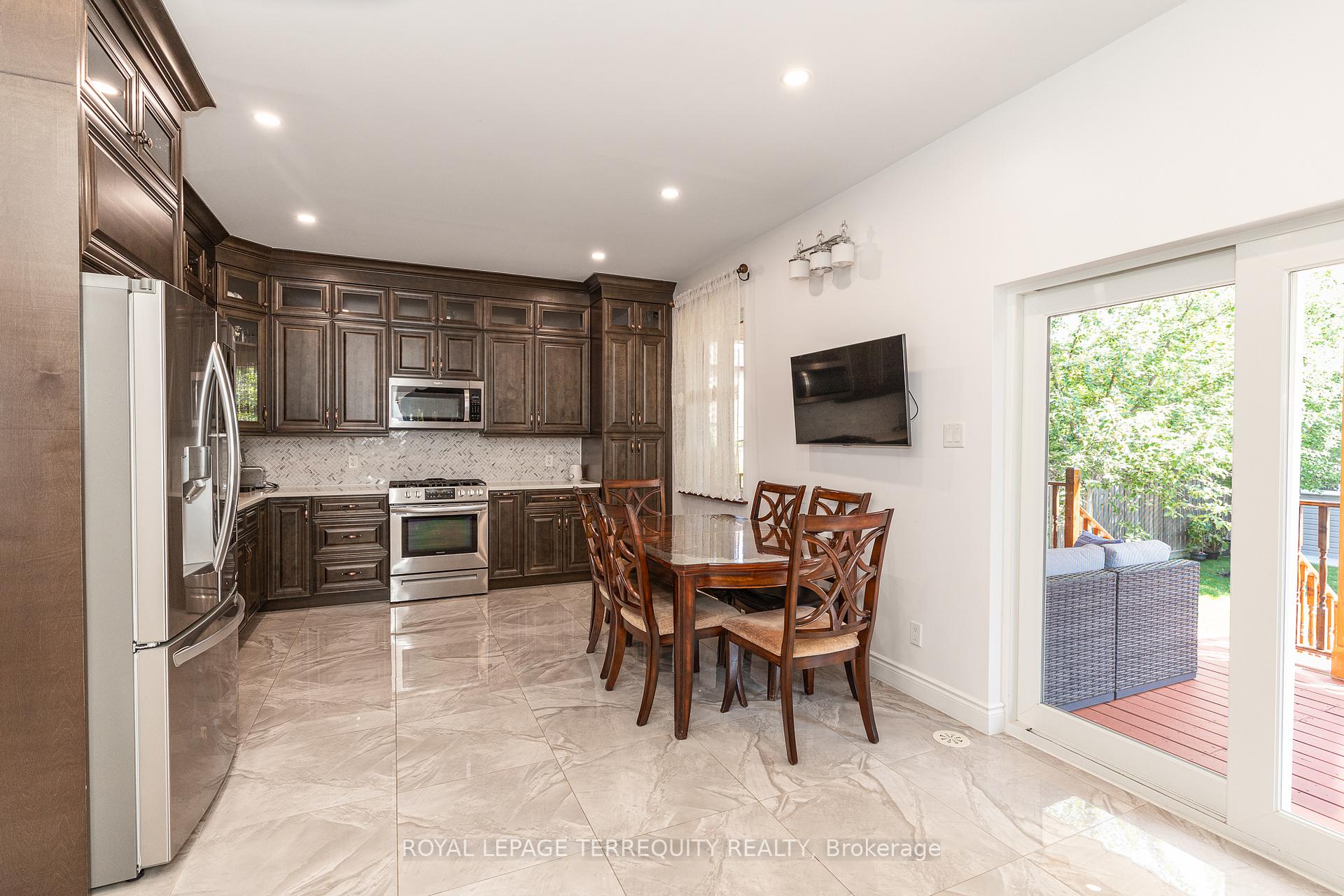 Photo 12 of 3 Gair Drive, Etobicoke, Alderwood — HOMEH