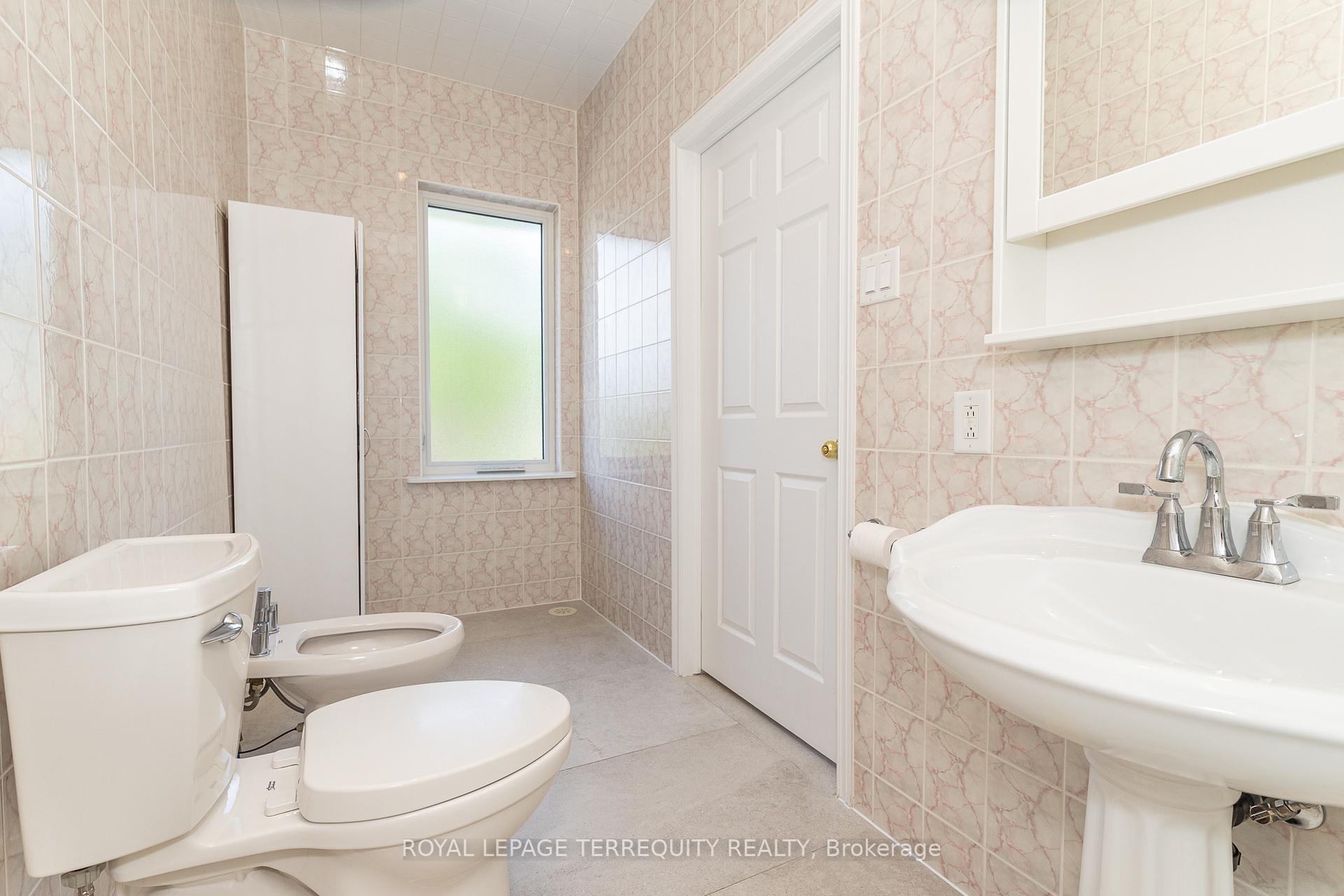 Photo 20 of 3 Gair Drive, Etobicoke, Alderwood — HOMEH