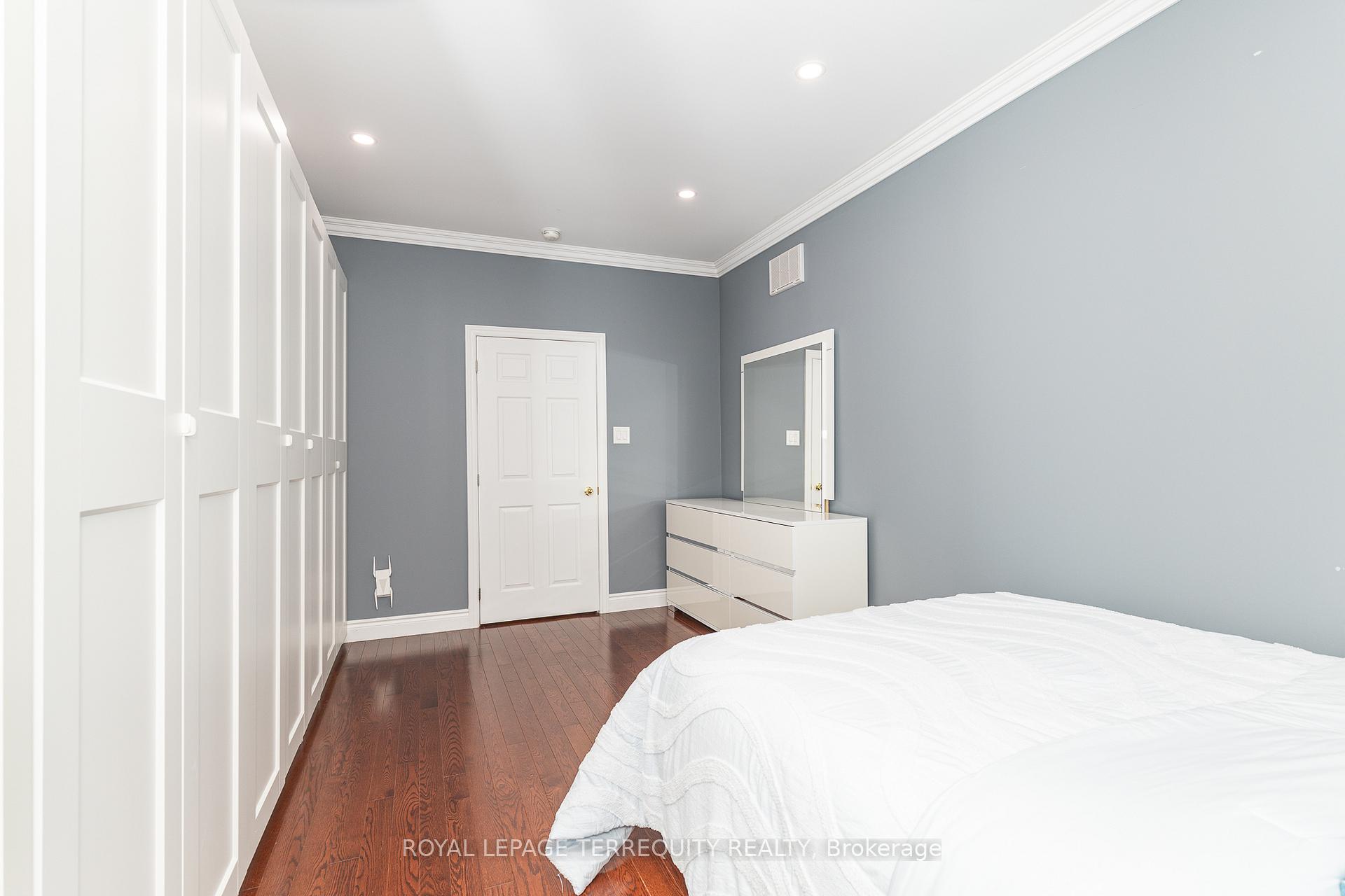 Photo 25 of 3 Gair Drive, Etobicoke, Alderwood — HOMEH