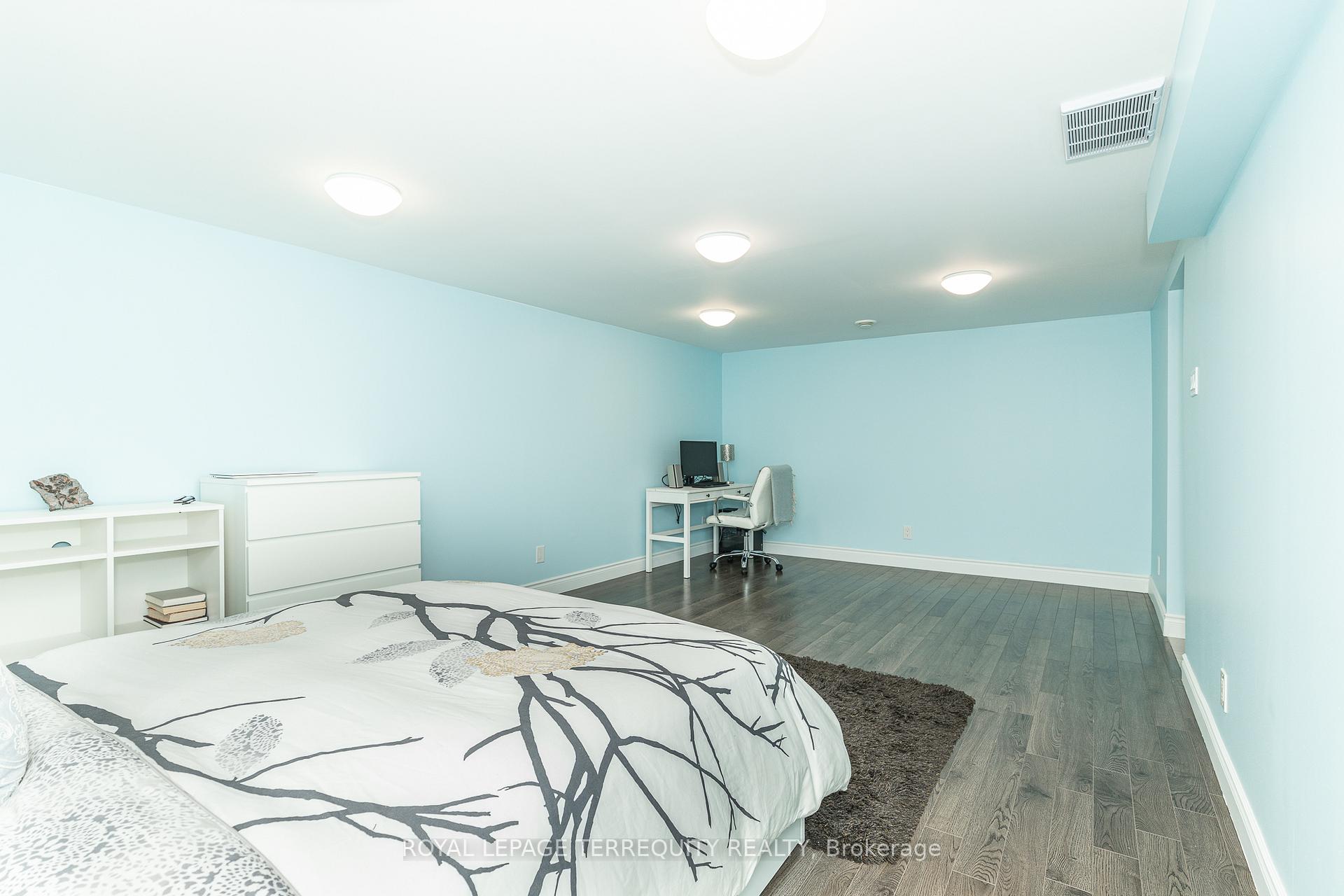 Photo 34 of 3 Gair Drive, Etobicoke, Alderwood — HOMEH