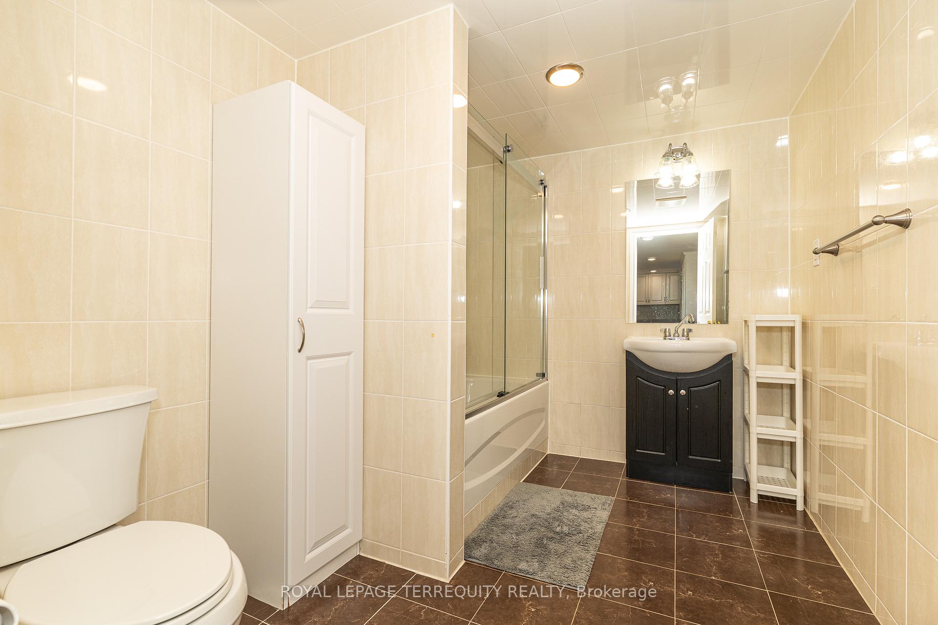 Photo 35 of 3 Gair Drive, Etobicoke, Alderwood — HOMEH