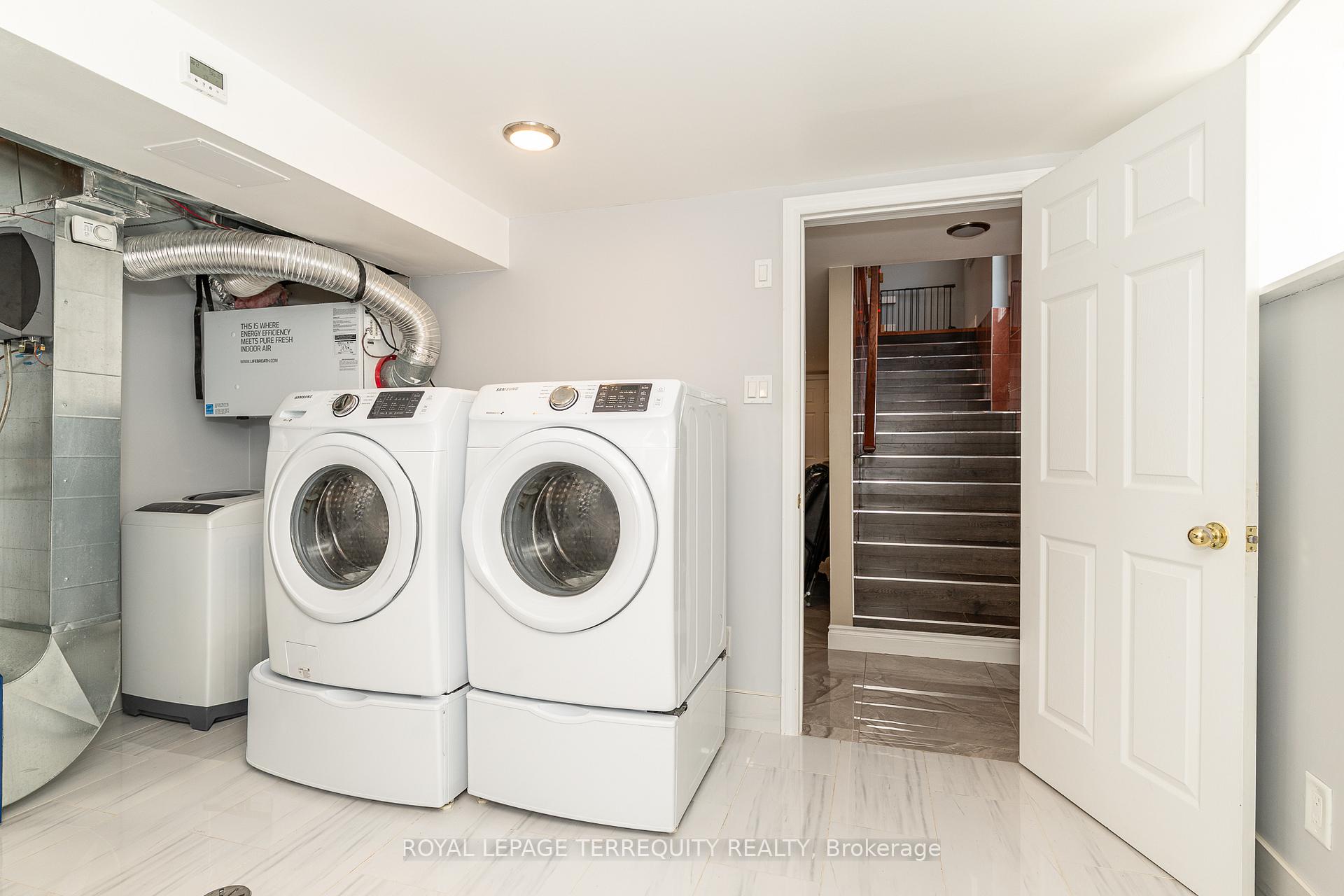 Photo 36 of 3 Gair Drive, Etobicoke, Alderwood — HOMEH
