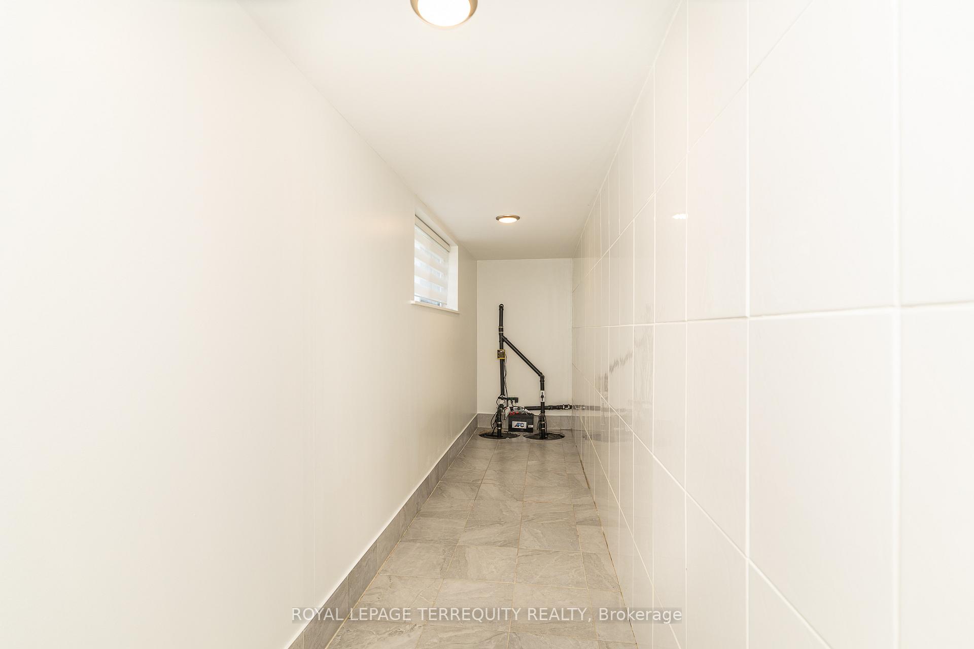 Photo 37 of 3 Gair Drive, Etobicoke, Alderwood — HOMEH