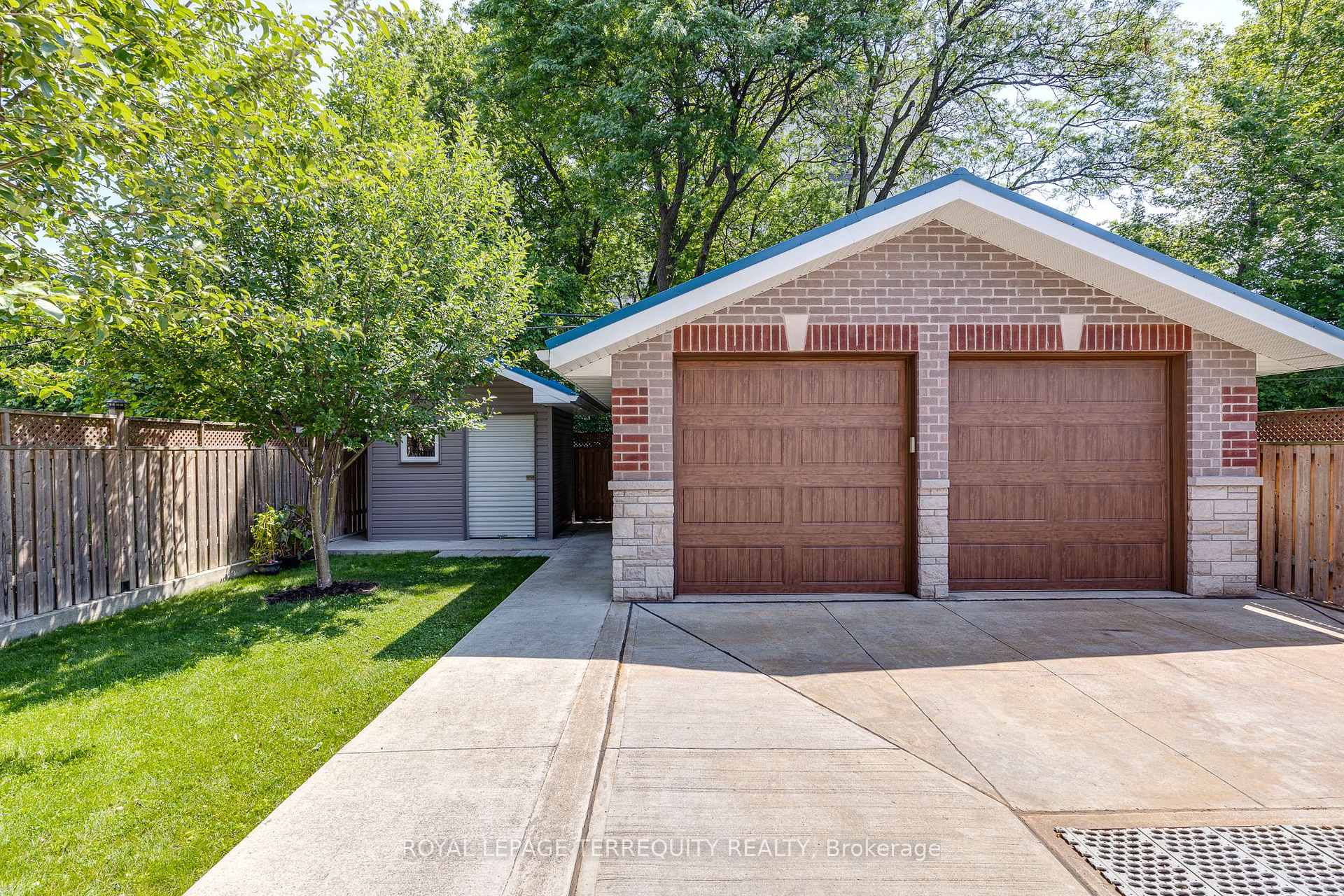 Photo 43 of 3 Gair Drive, Etobicoke, Alderwood — HOMEH