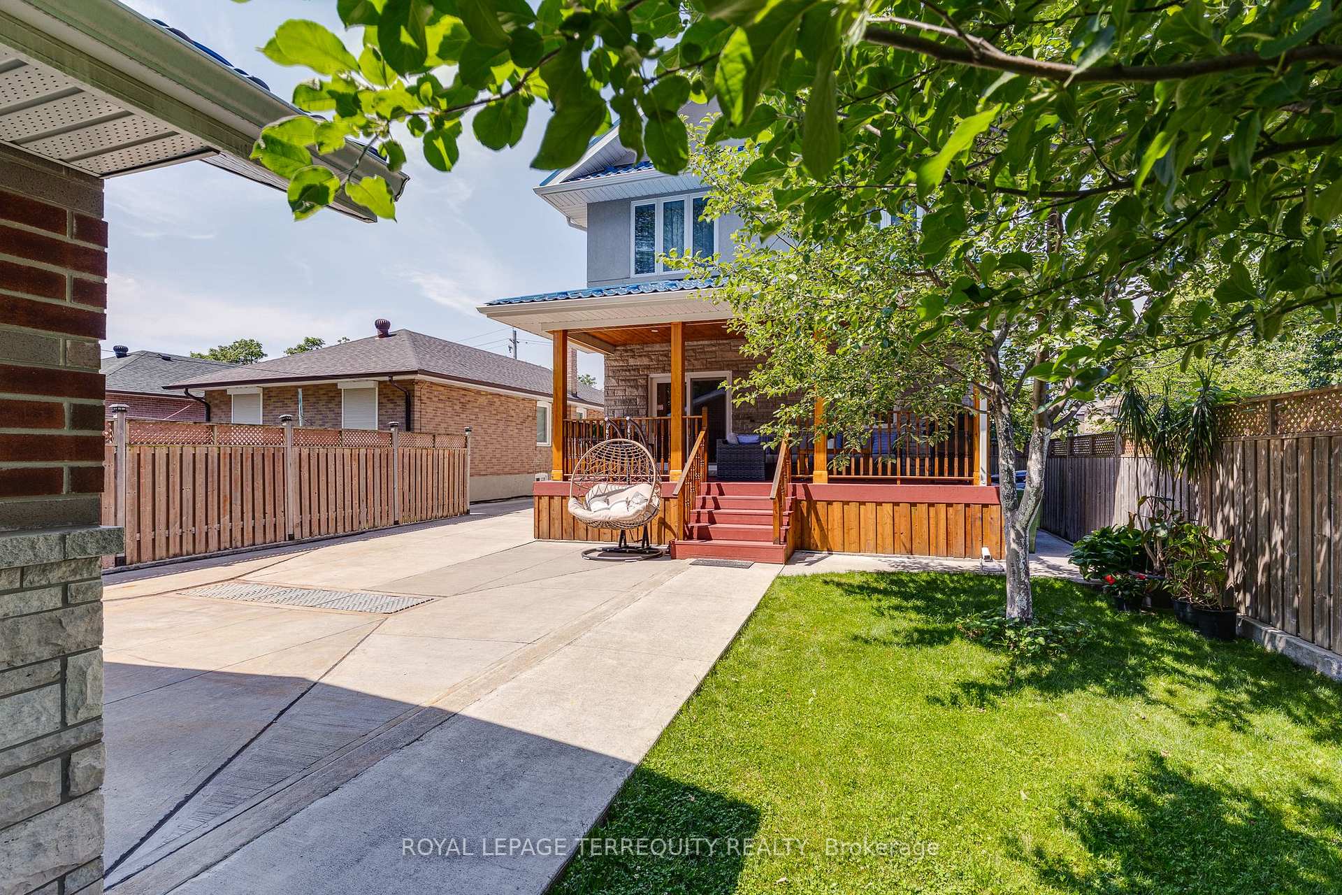 Photo 44 of 3 Gair Drive, Etobicoke, Alderwood — HOMEH