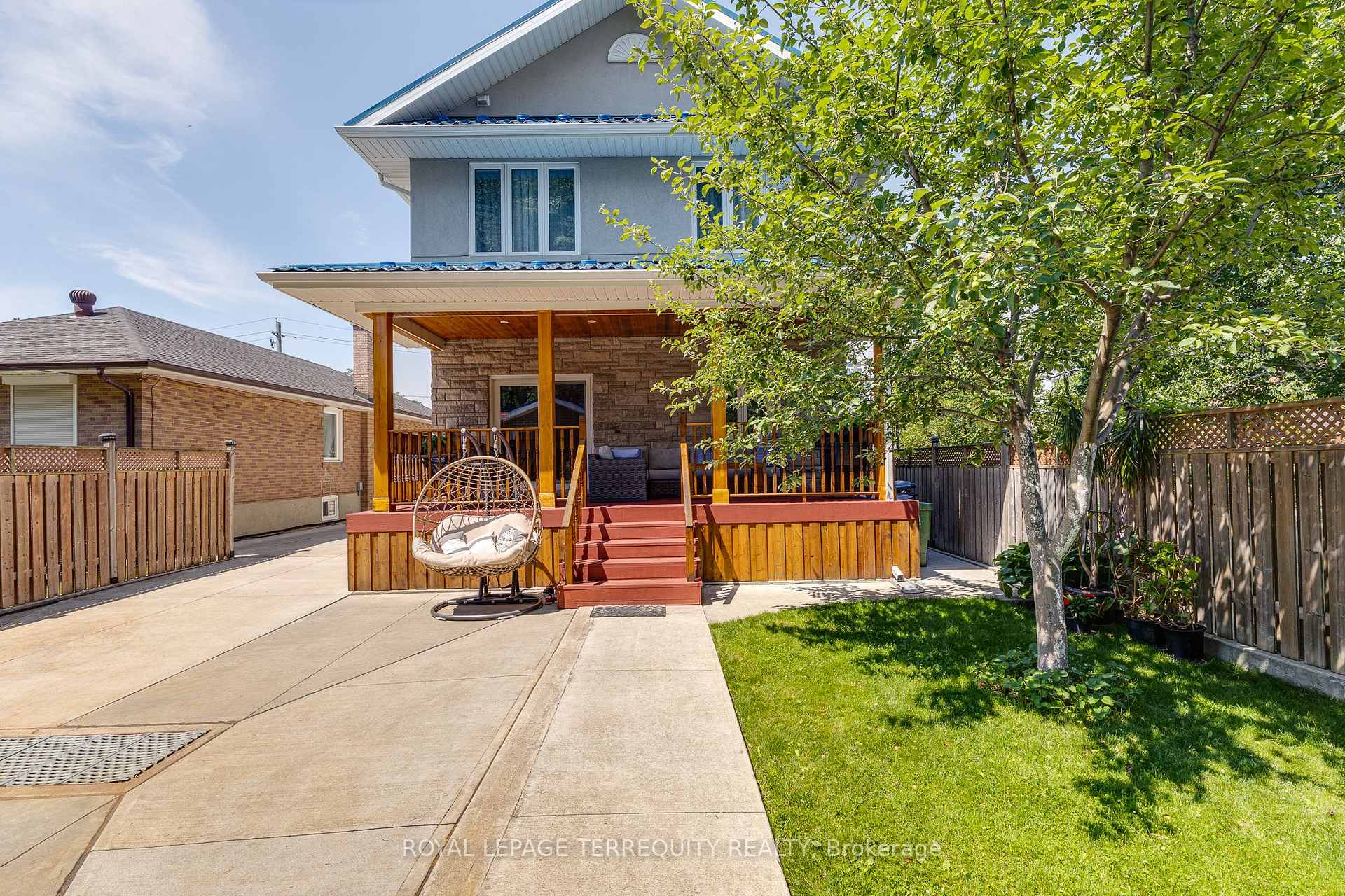 Photo 45 of 3 Gair Drive, Etobicoke, Alderwood — HOMEH