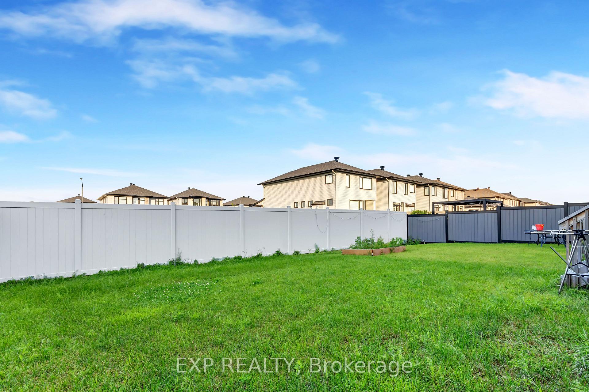 Photo 9 of 1007 Hydrangea Avenue, Ottawa, Riverside South/Gloucester Glen — HOMEH
