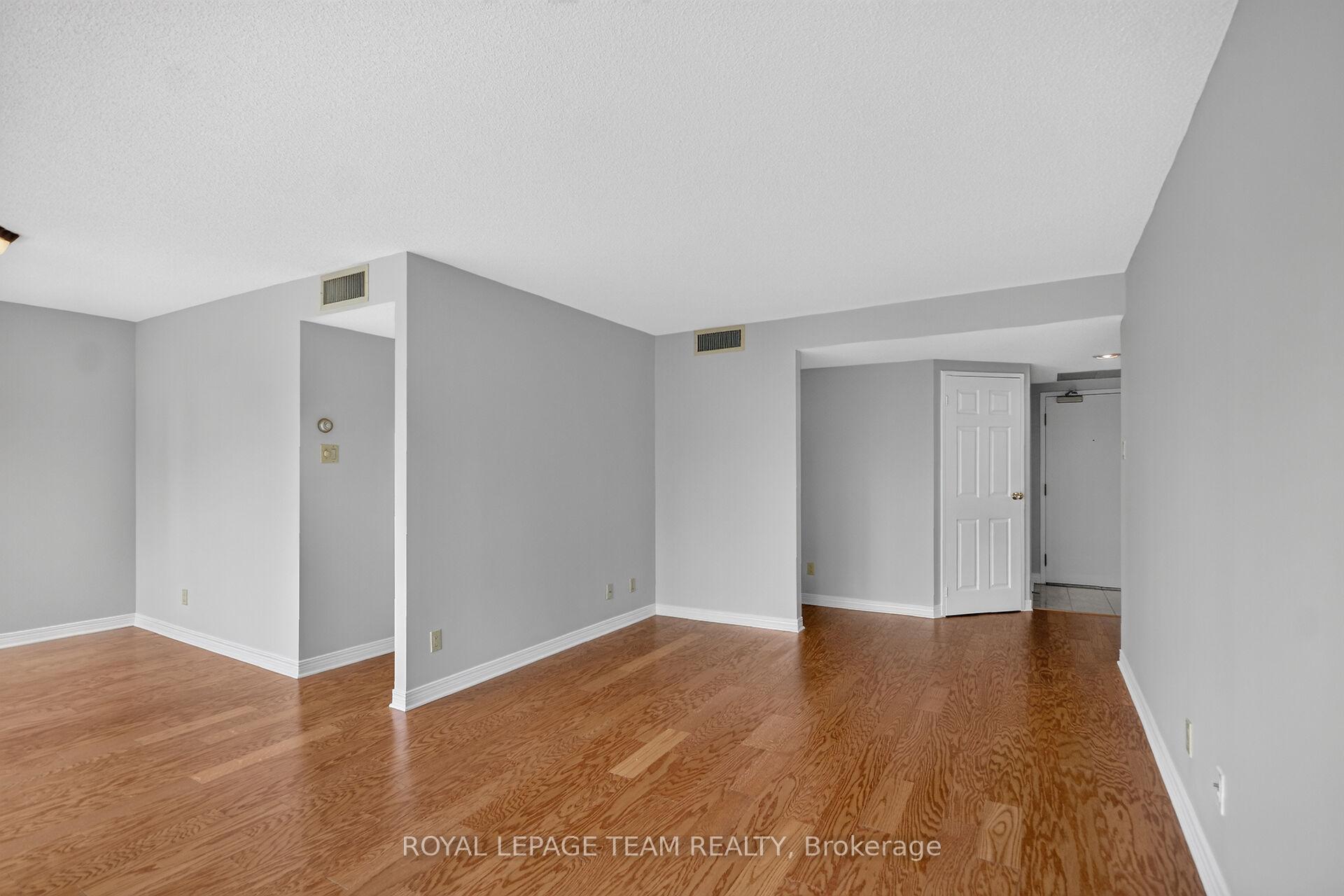 Photo 10 of Unit 201, 100 Grant Carman Drive, Ottawa, Borden Farm/Stewart Farm/Carleton Heights/Parkwood Hills — HOMEH