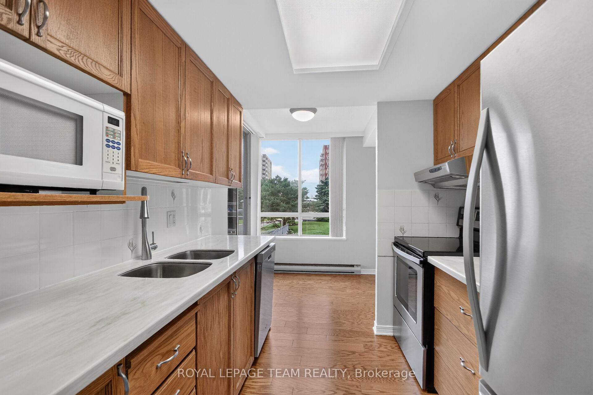 Photo 16 of Unit 201, 100 Grant Carman Drive, Ottawa, Borden Farm/Stewart Farm/Carleton Heights/Parkwood Hills — HOMEH