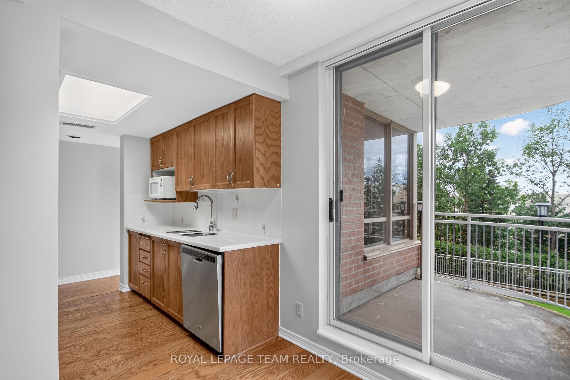 Photo 19 of Unit 201, 100 Grant Carman Drive, Ottawa, Borden Farm/Stewart Farm/Carleton Heights/Parkwood Hills — HOMEH