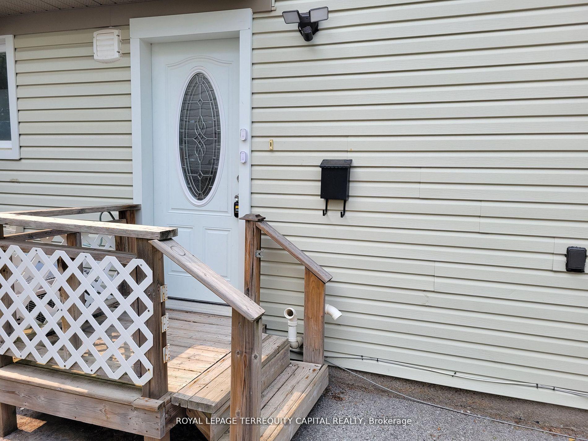 Photo 2 of Unit Lower, 20 Mowat Crescent, Barrie, Letitia Heights — HOMEH