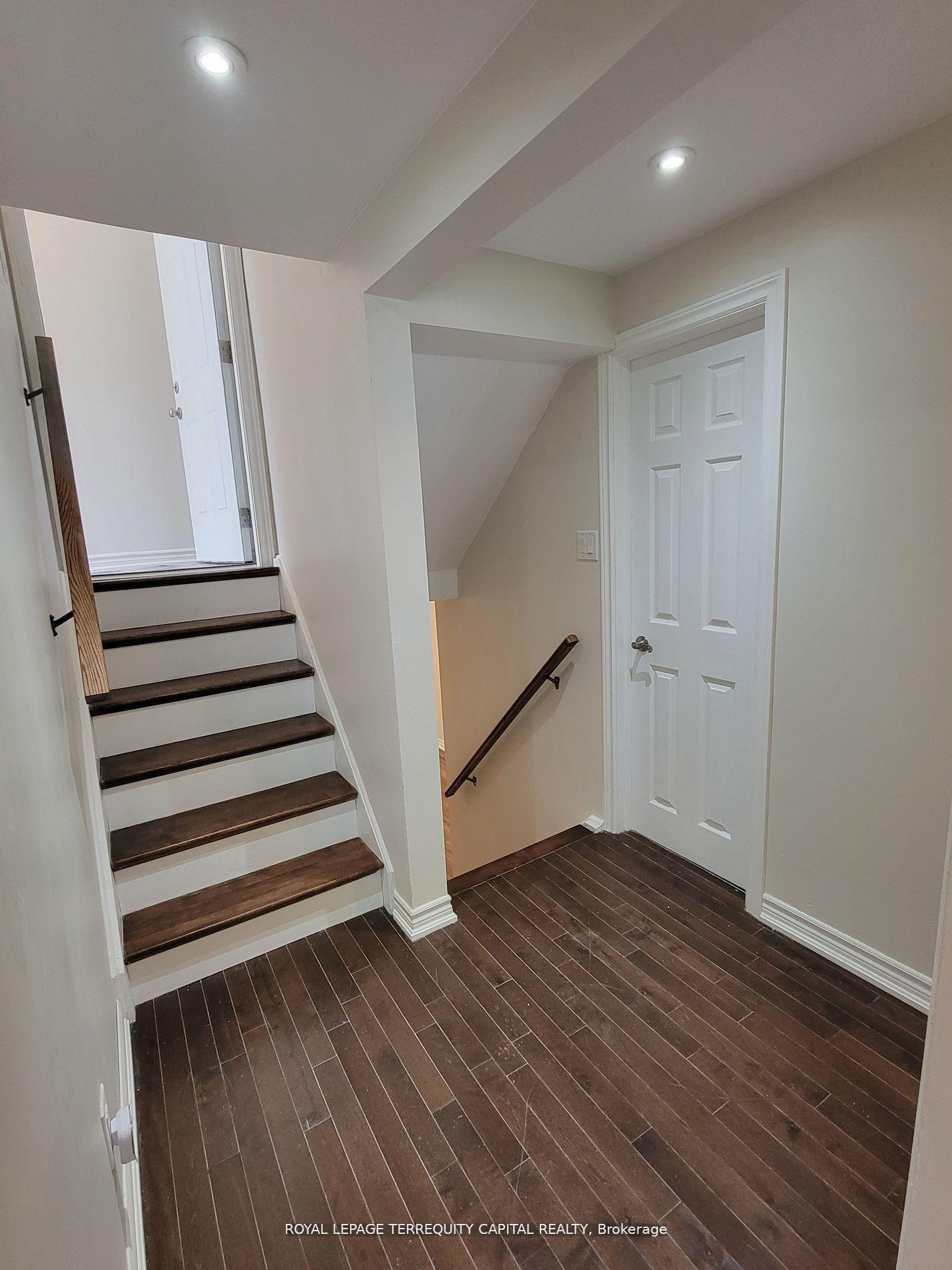Photo 7 of Unit Lower, 20 Mowat Crescent, Barrie, Letitia Heights — HOMEH