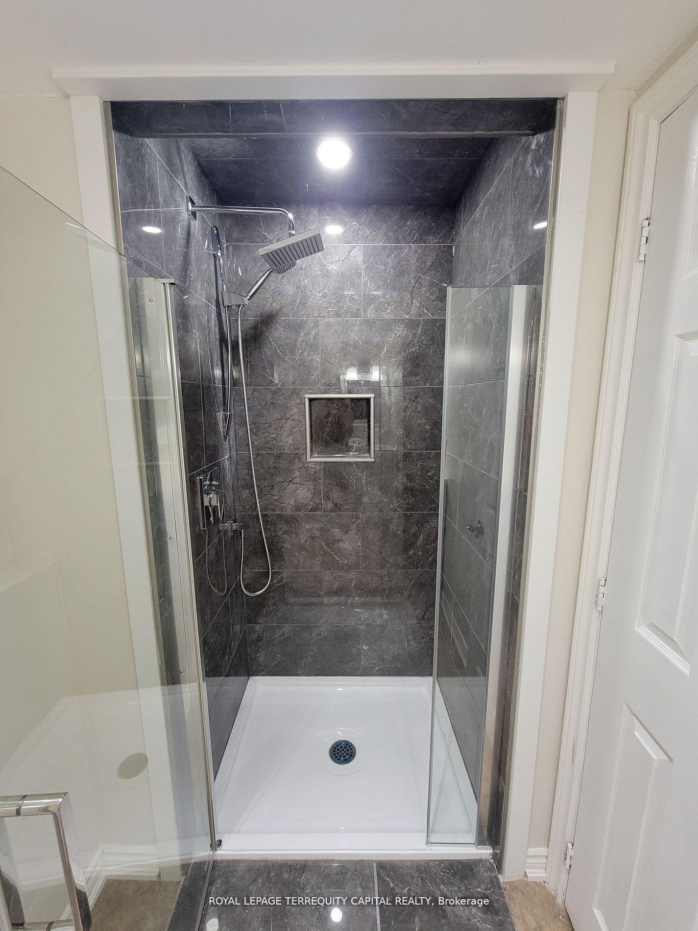 Photo 12 of Unit Lower, 20 Mowat Crescent, Barrie, Letitia Heights — HOMEH