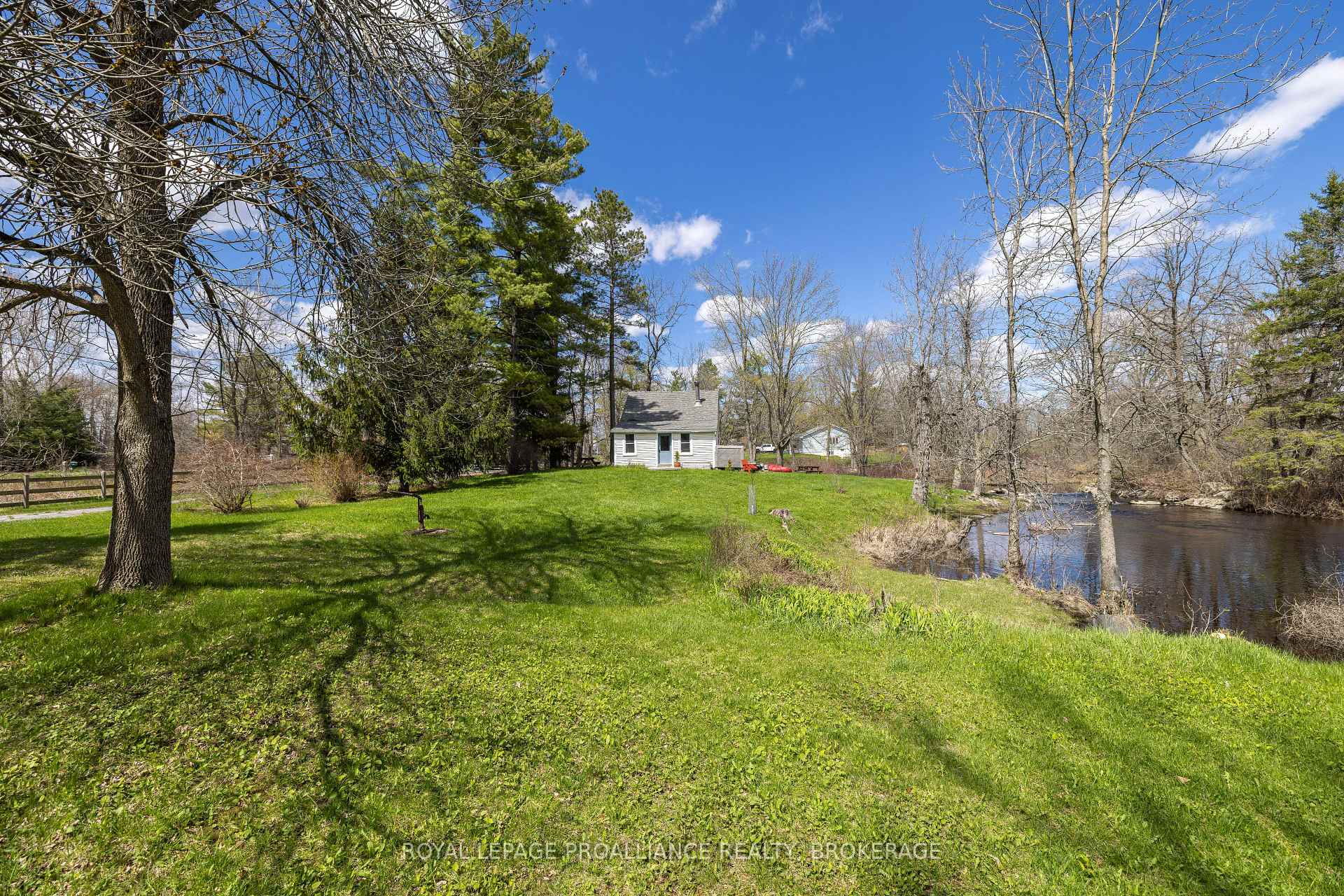 Photo 4 of 5954 First Lake Road, Frontenac, Frontenac South — HOMEH