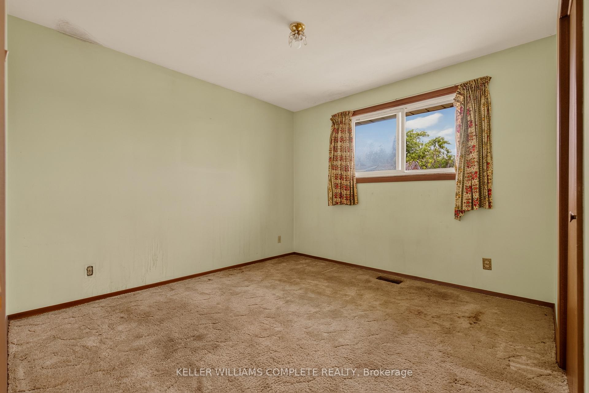 Photo 25 of 34 Windrush Crescent, Hamilton, Lawfield — HOMEH