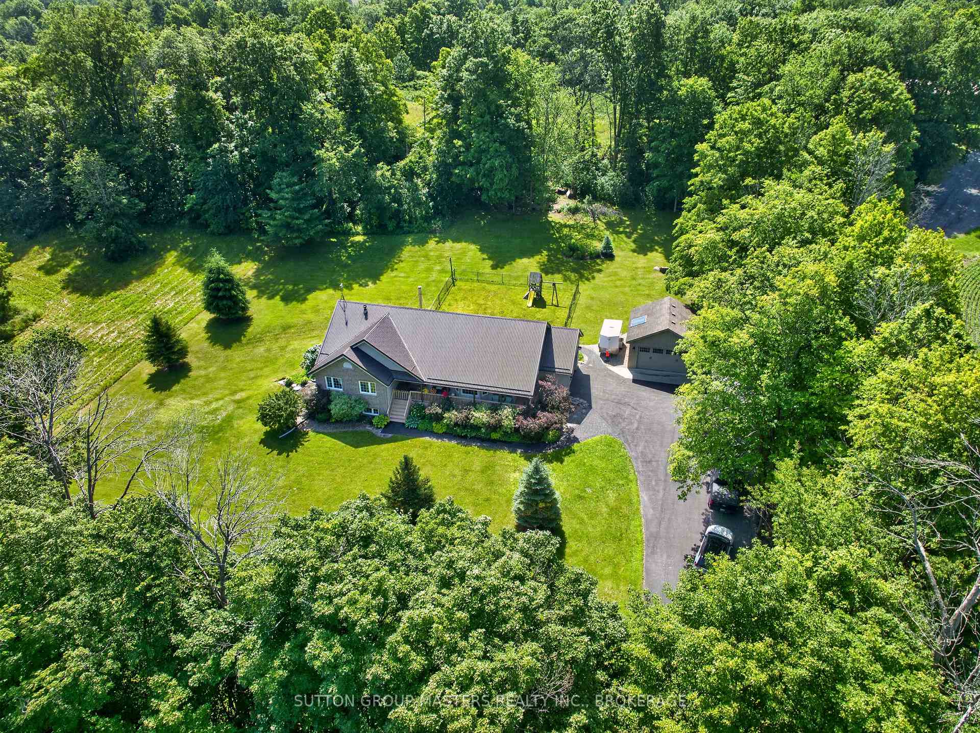 Photo 4 of 710 Maple Road, Loyalist, Lennox and Addington - South — HOMEH