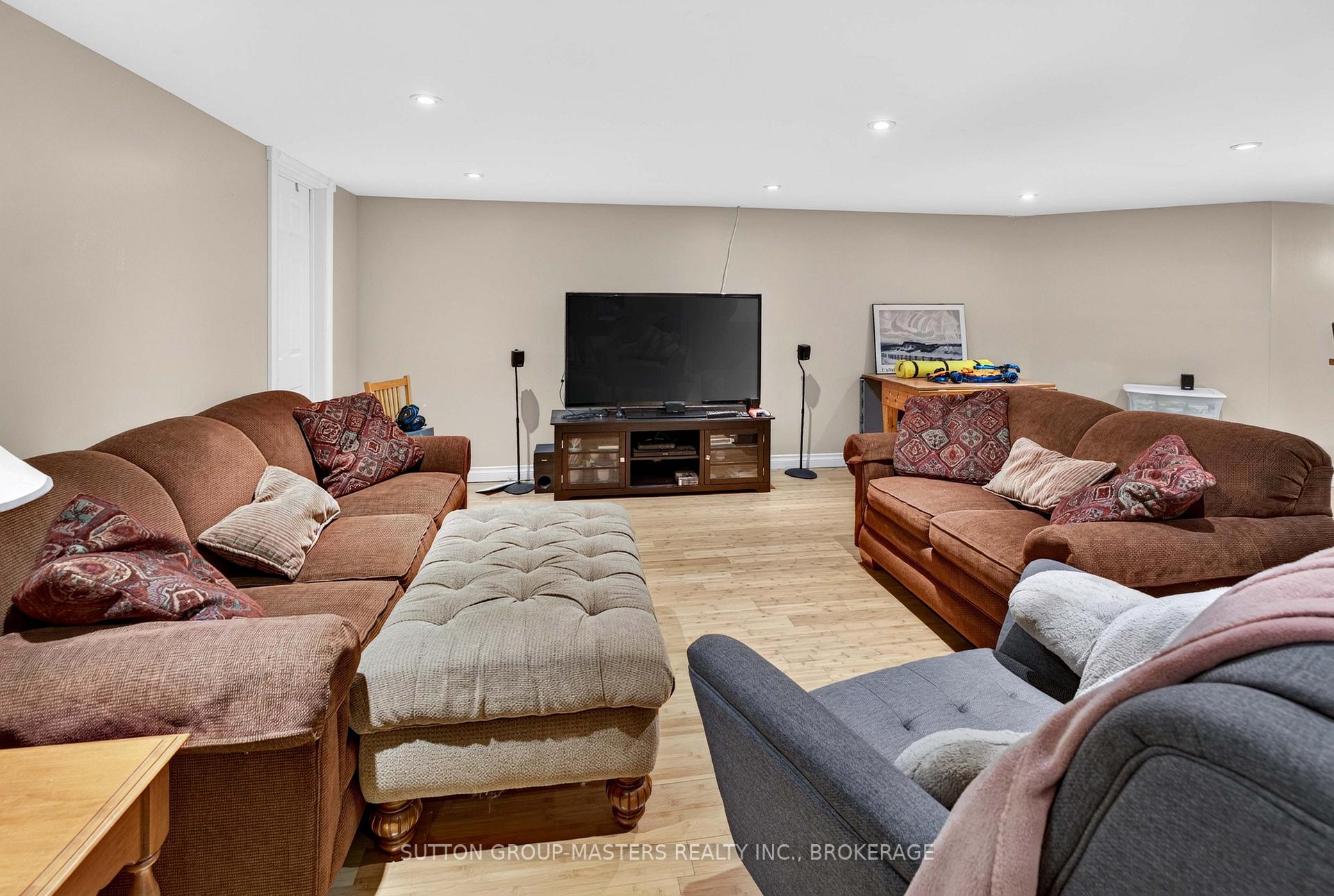 Photo 7 of 710 Maple Road, Loyalist, Lennox and Addington - South — HOMEH