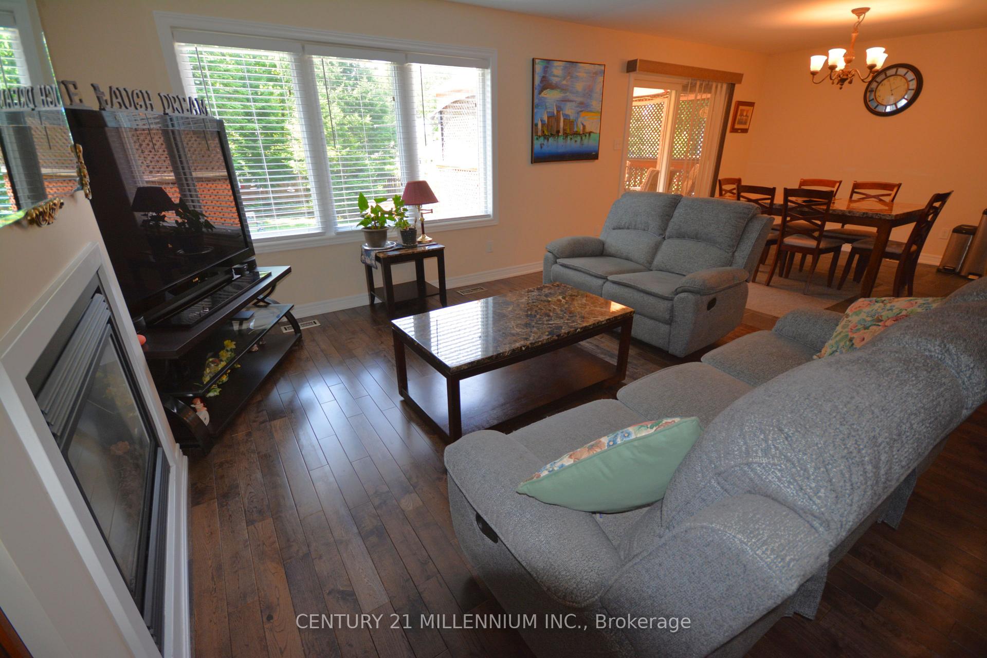 Photo 4 of 58 60th Street S, Wasaga Beach — HOMEH