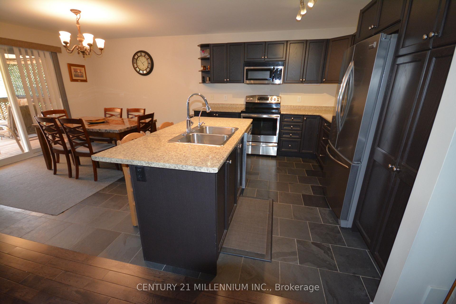 Photo 7 of 58 60th Street S, Wasaga Beach — HOMEH